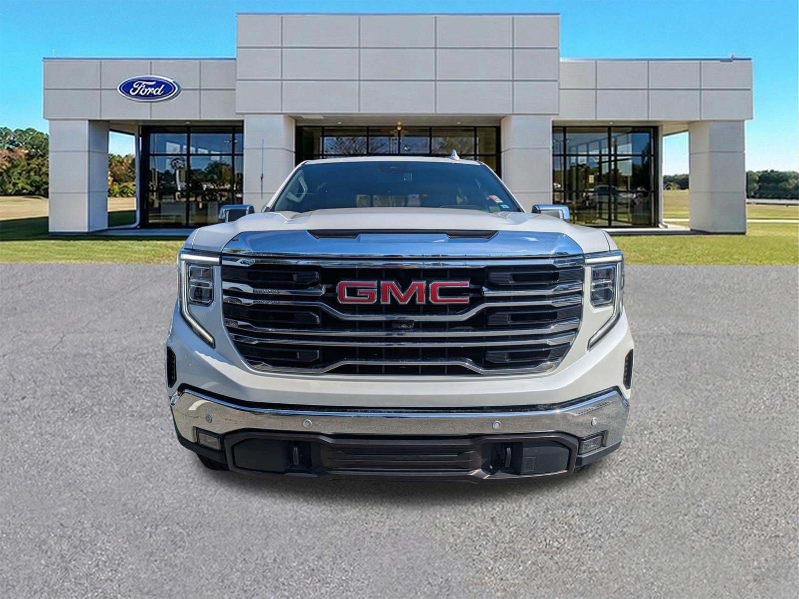 Used 2024 GMC Sierra 1500 SLT w/ SLT Premium Plus Package AWD/4WD image 7