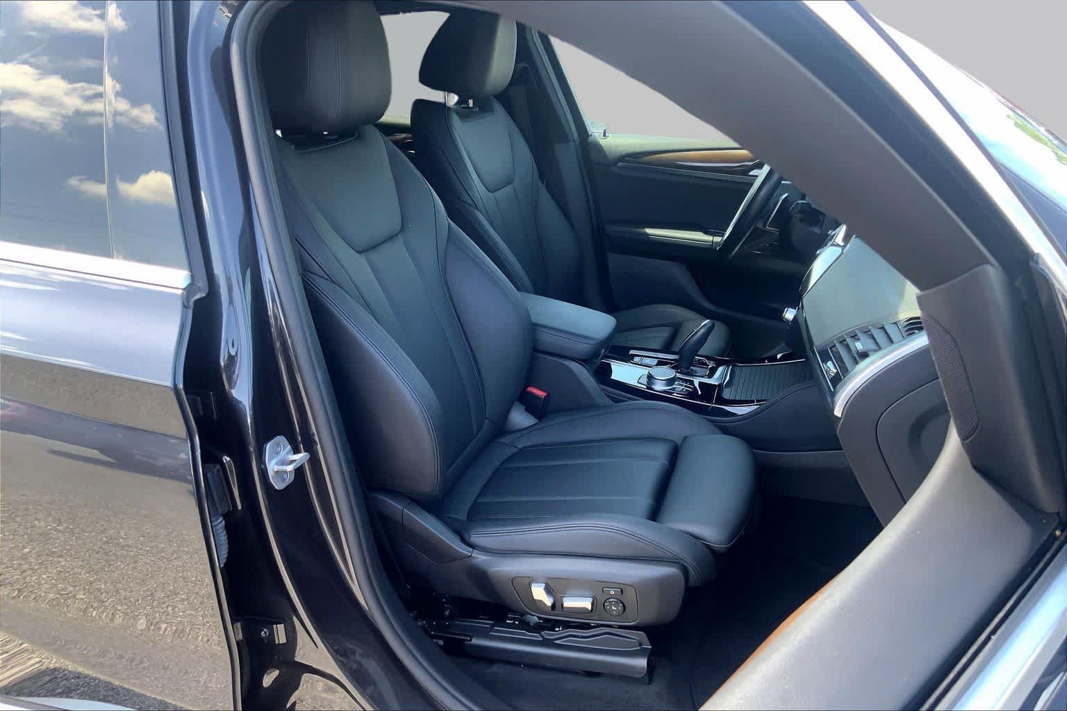 Used 2021 BMW X4 xDrive30i w/ Convenience Package AWD/4WD image 9