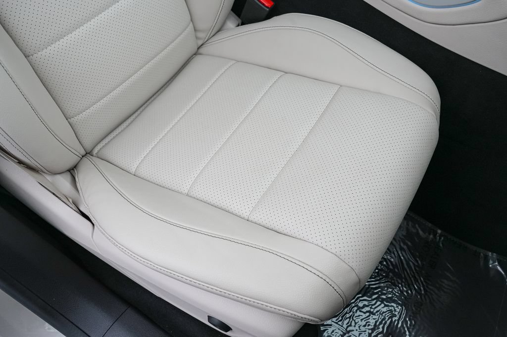 Used 2022 Mercedes-Benz GLS 450 4MATIC image 32
