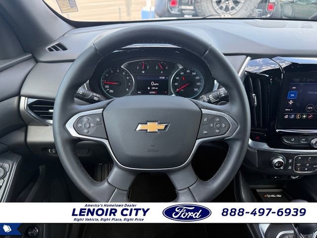 Used 2023 Chevrolet Traverse LT FWD image 16