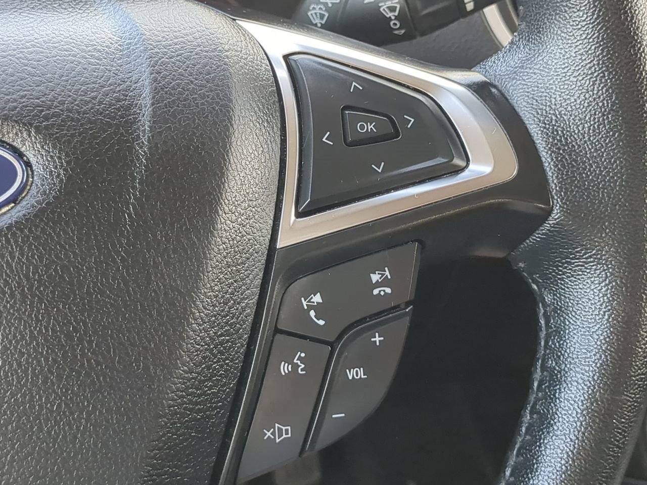 Certified 2024 Ford Edge SEL image 25