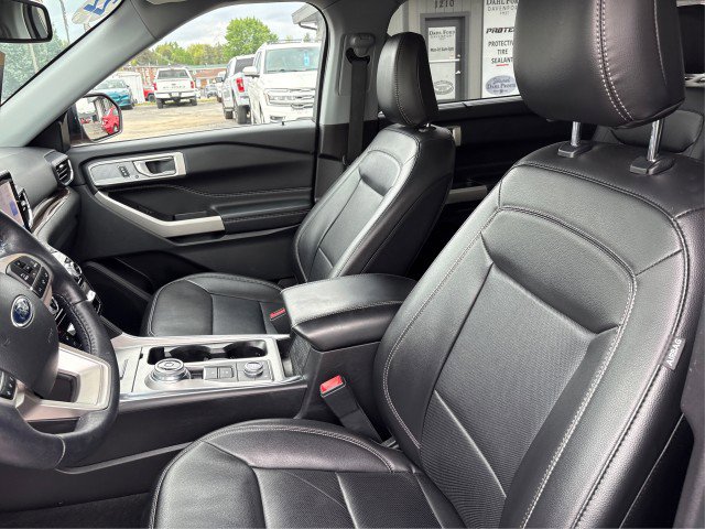 Certified 2022 Ford Explorer Limited w/ Equipment Group 301A AWD/4WD image 8