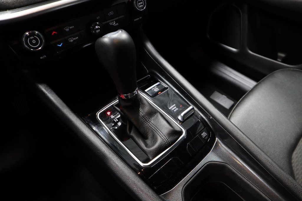 Used 2024 Jeep Compass Latitude image 33