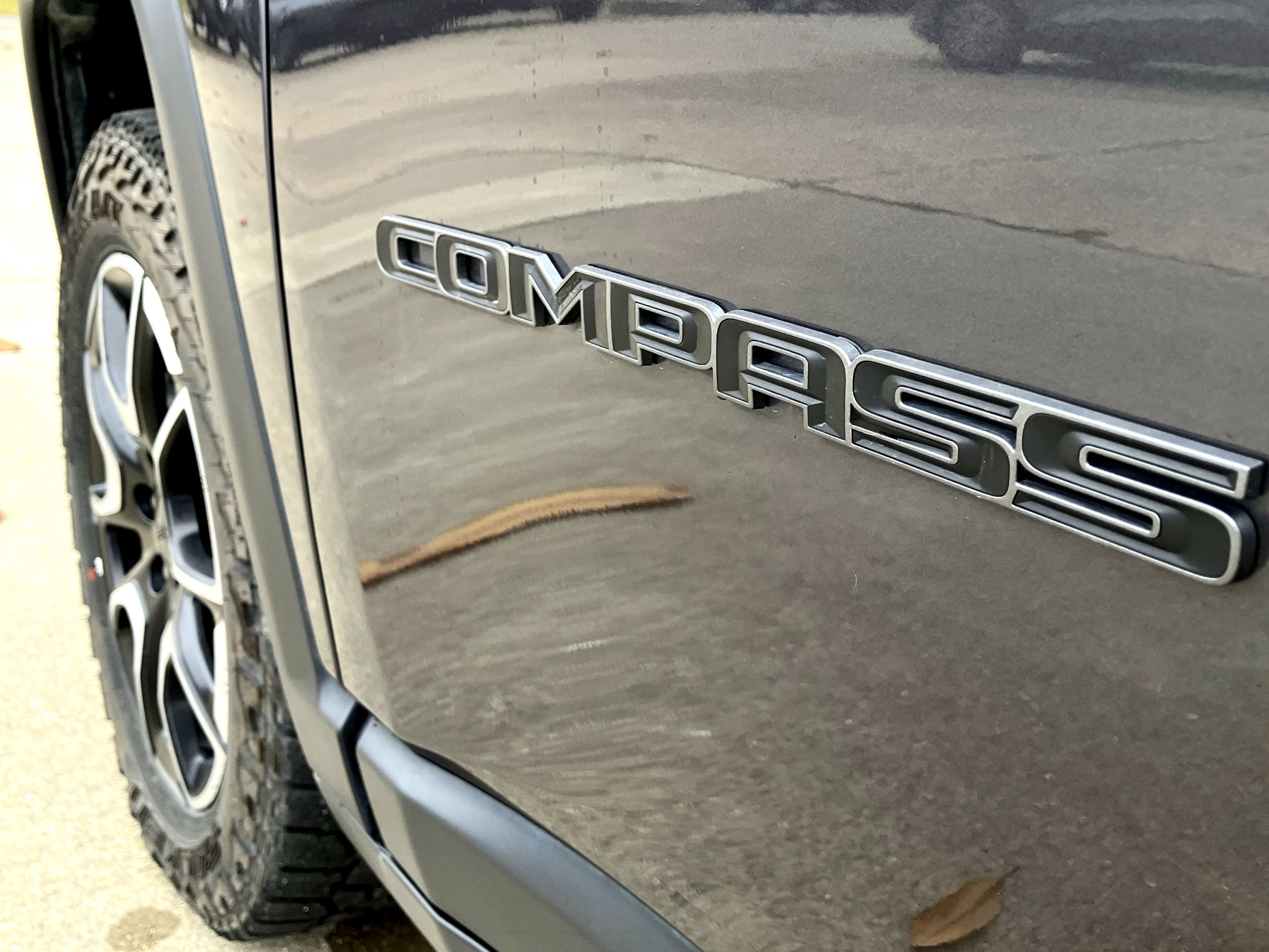 Used 2024 Jeep Compass Trailhawk w/ Trailhawk Elite Group image 9