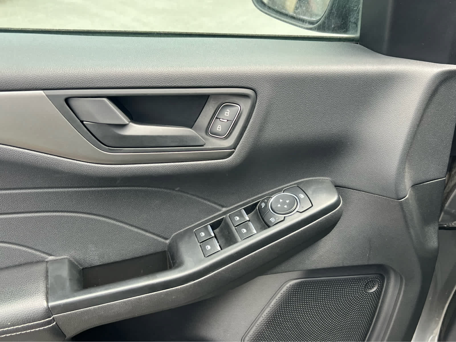 Certified 2025 Ford Escape Active AWD/4WD image 30