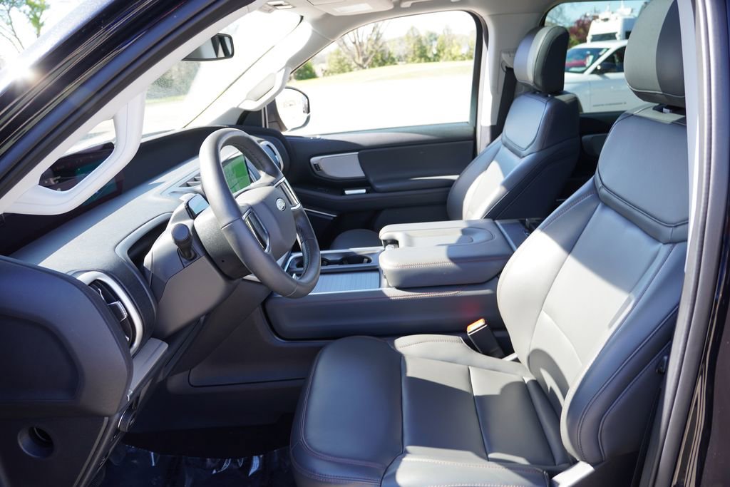 Certified 2025 Ford Expedition Active AWD/4WD image 16