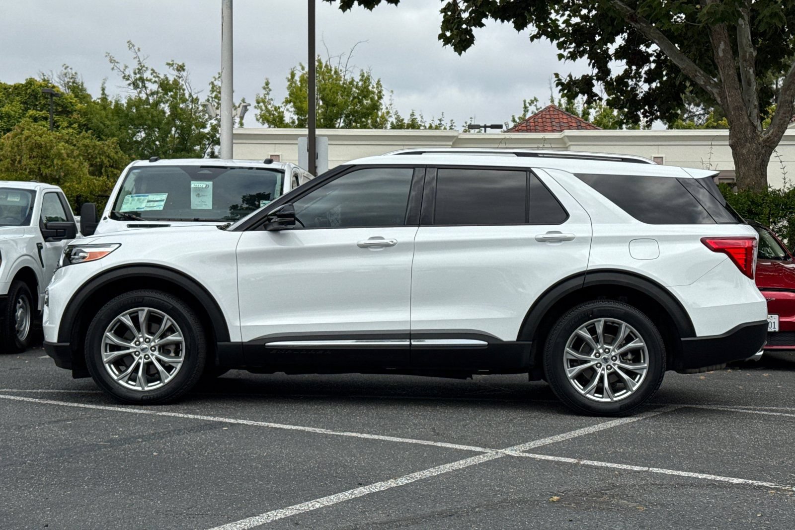 Certified 2021 Ford Explorer Limited w/ Equipment Group 301A AWD/4WD image 8