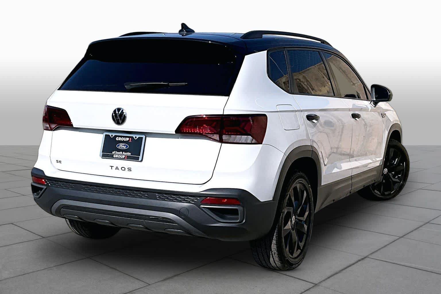 Used 2024 Volkswagen Taos SE w/ MDO Package FWD image 7