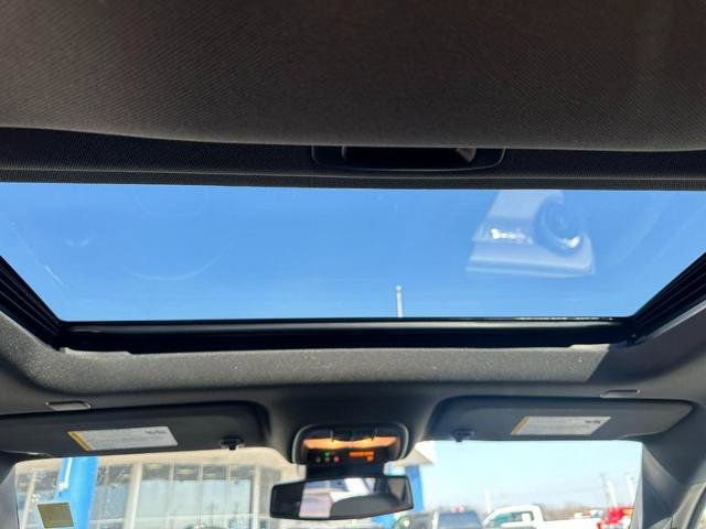 Used 2025 Chevrolet Colorado ZR2 w/ Technology Package image 11