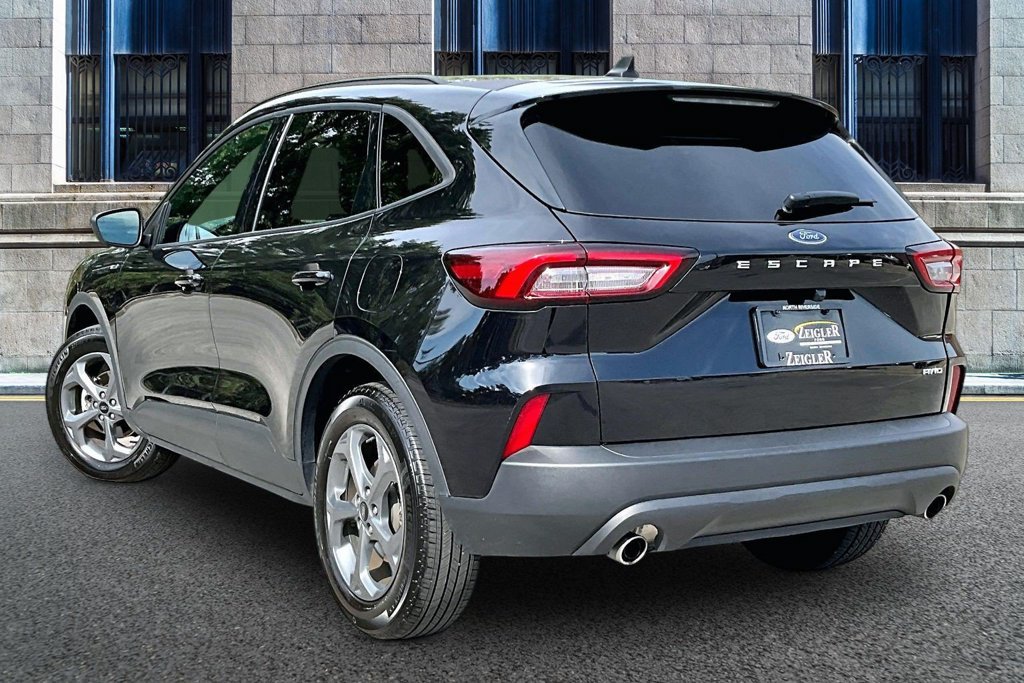 Certified 2025 Ford Escape ST-Line AWD/4WD image 10