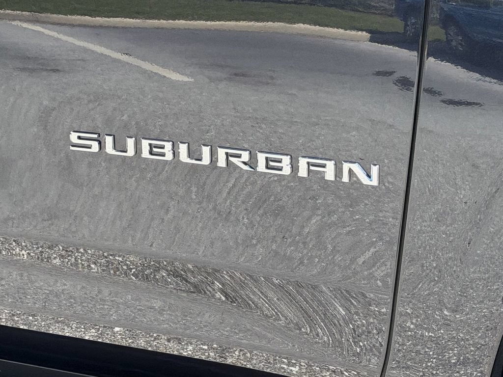 Used 2026 Chevrolet Suburban Premier RWD image 10