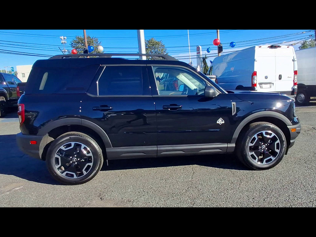 Certified 2023 Ford Bronco Sport Outer Banks AWD/4WD image 9