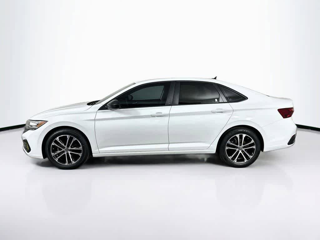 Used 2024 Volkswagen Jetta Sport FWD image 3