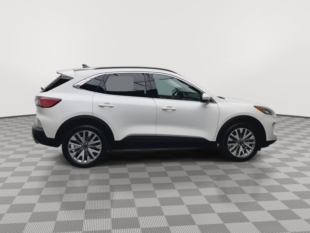 Certified 2022 Ford Escape Titanium AWD/4WD image 40