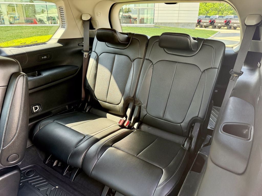 Used 2023 Jeep Grand Cherokee L Limited w/ Luxury Tech Group II AWD/4WD image 12