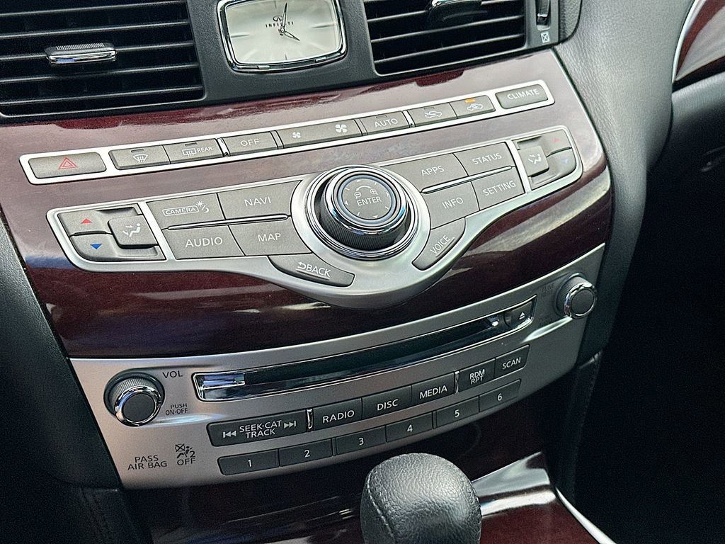 Used 2018 INFINITI Q70 Luxe w/ Proactive Package AWD/4WD image 15