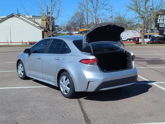 Used 2021 Toyota Corolla LE image 4