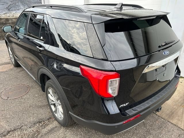 Certified 2023 Ford Explorer XLT w/ Equipment Group 202A AWD/4WD image 4