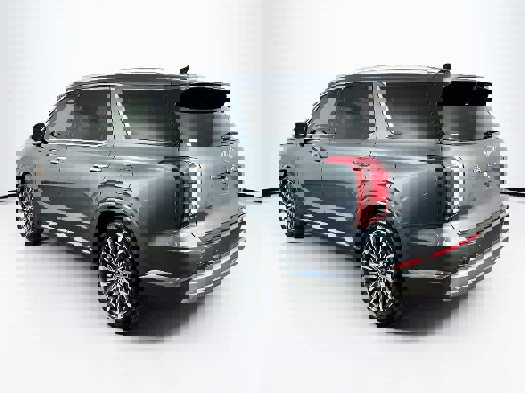 Used 2024 Hyundai Palisade Calligraphy FWD image 4