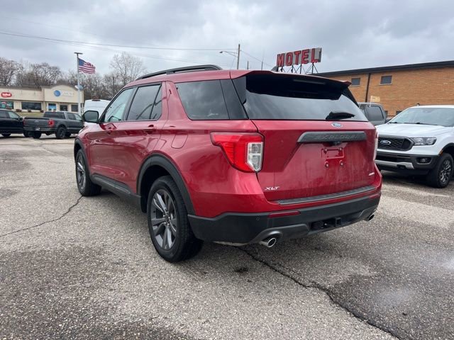Certified 2024 Ford Explorer XLT w/ Equipment Group 202A image 4