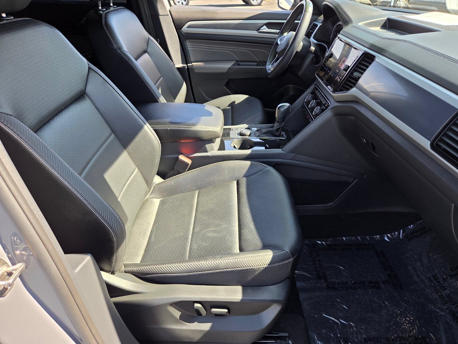 Used 2022 Volkswagen Atlas Cross Sport SEL R-Line AWD/4WD image 16
