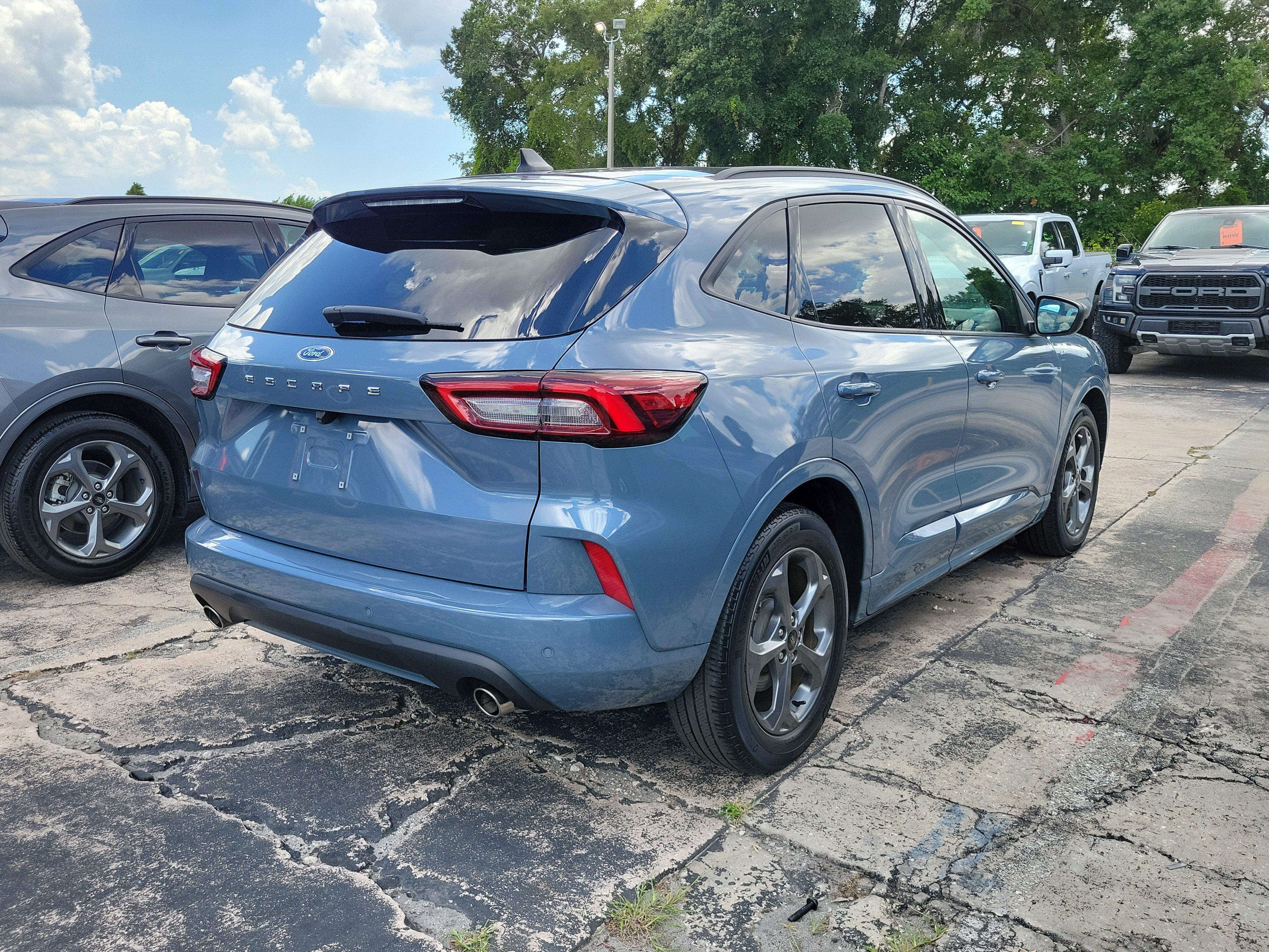 Certified 2023 Ford Escape ST-Line w/ Tech Pack #1 FWD image 5