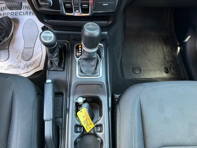 Used 2022 Jeep Gladiator Sport AWD/4WD image 17