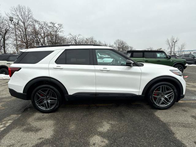 Certified 2025 Ford Explorer ST AWD/4WD image 4