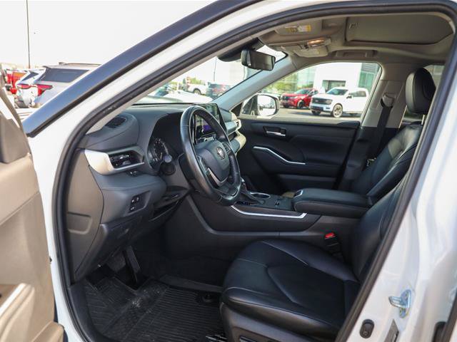 Used 2023 Toyota Highlander XLE FWD image 21