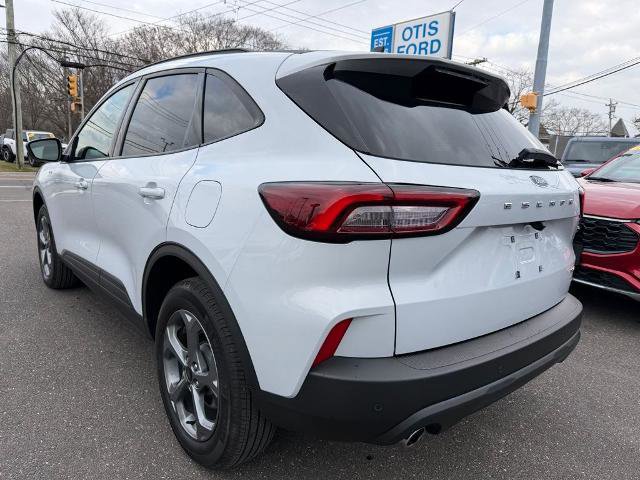 Certified 2025 Ford Escape ST-Line Select w/ Tech Pack #2 AWD/4WD image 2