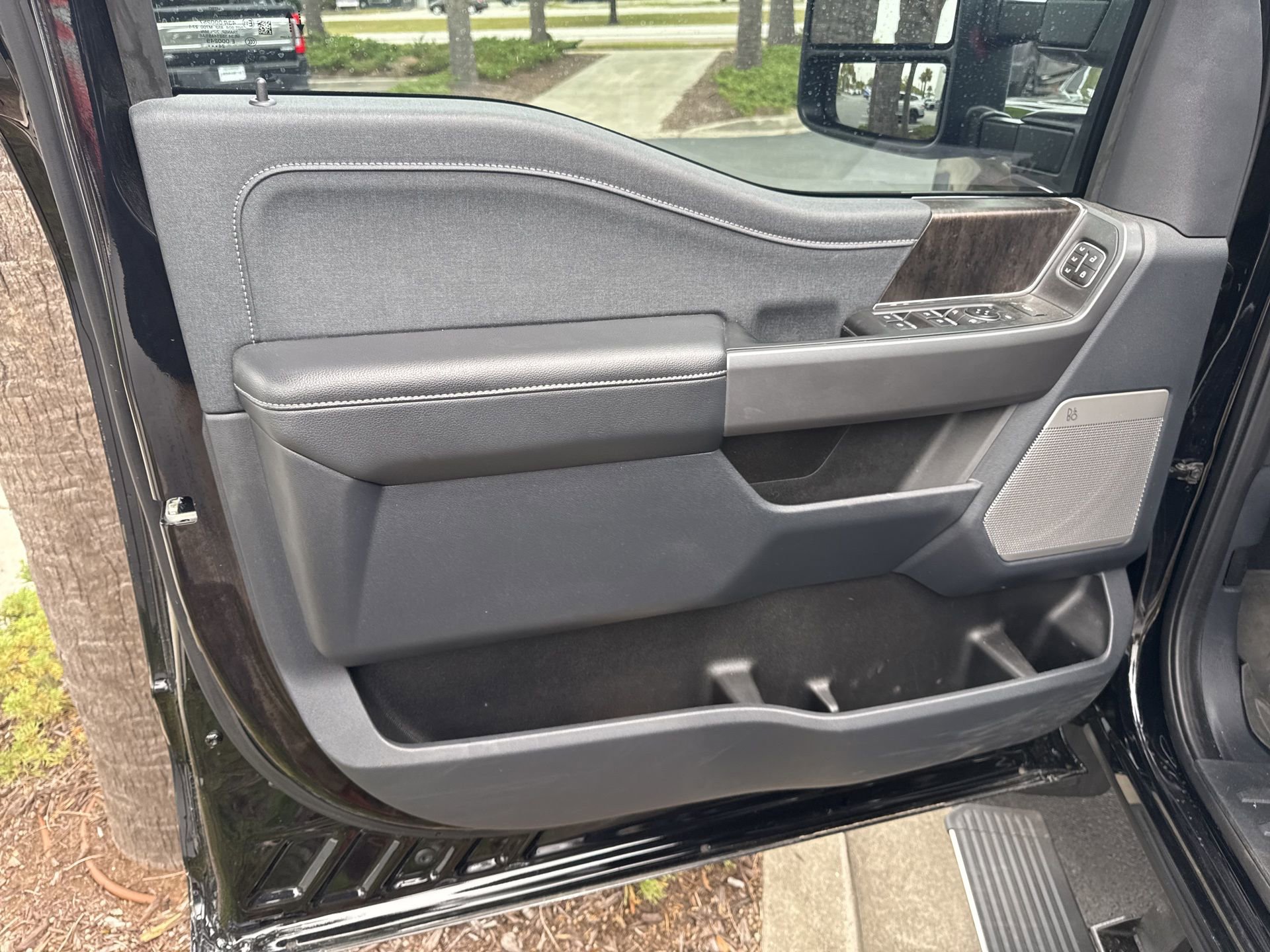 Certified 2024 Ford F250 Lariat w/ Lariat Ultimate Package image 12