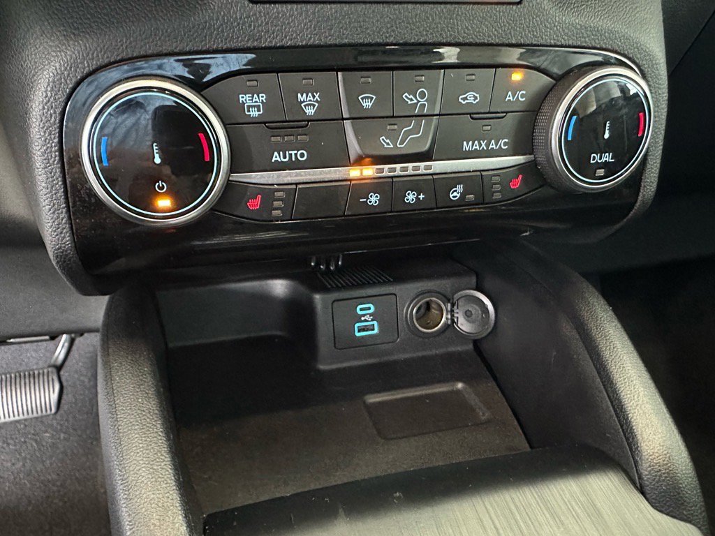 Certified 2022 Ford Escape SEL image 40