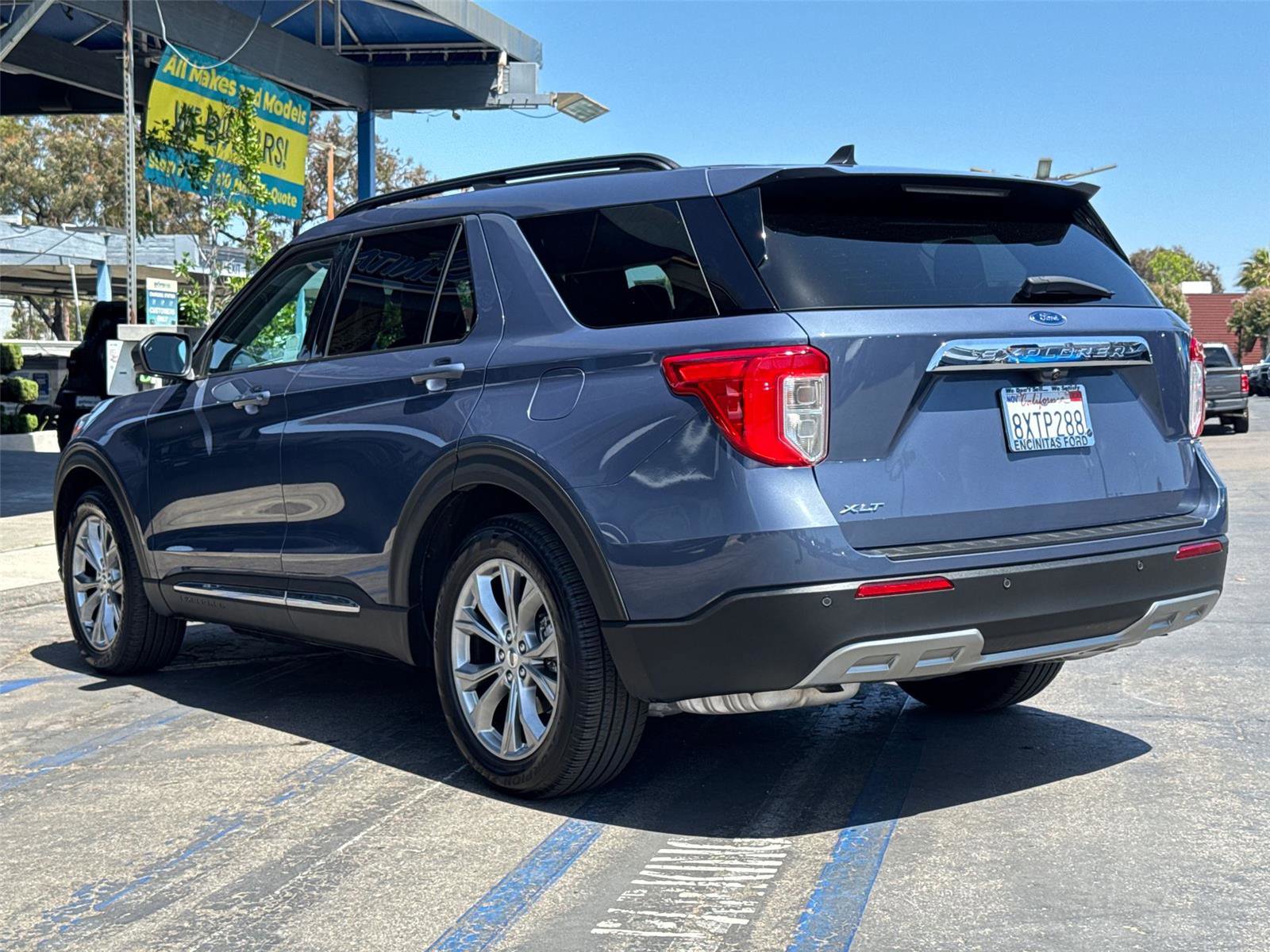 Certified 2021 Ford Explorer XLT w/ Equipment Group 202A RWD image 11