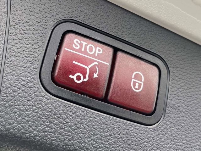 Used 2020 Mercedes-Benz GLC 300 image 13