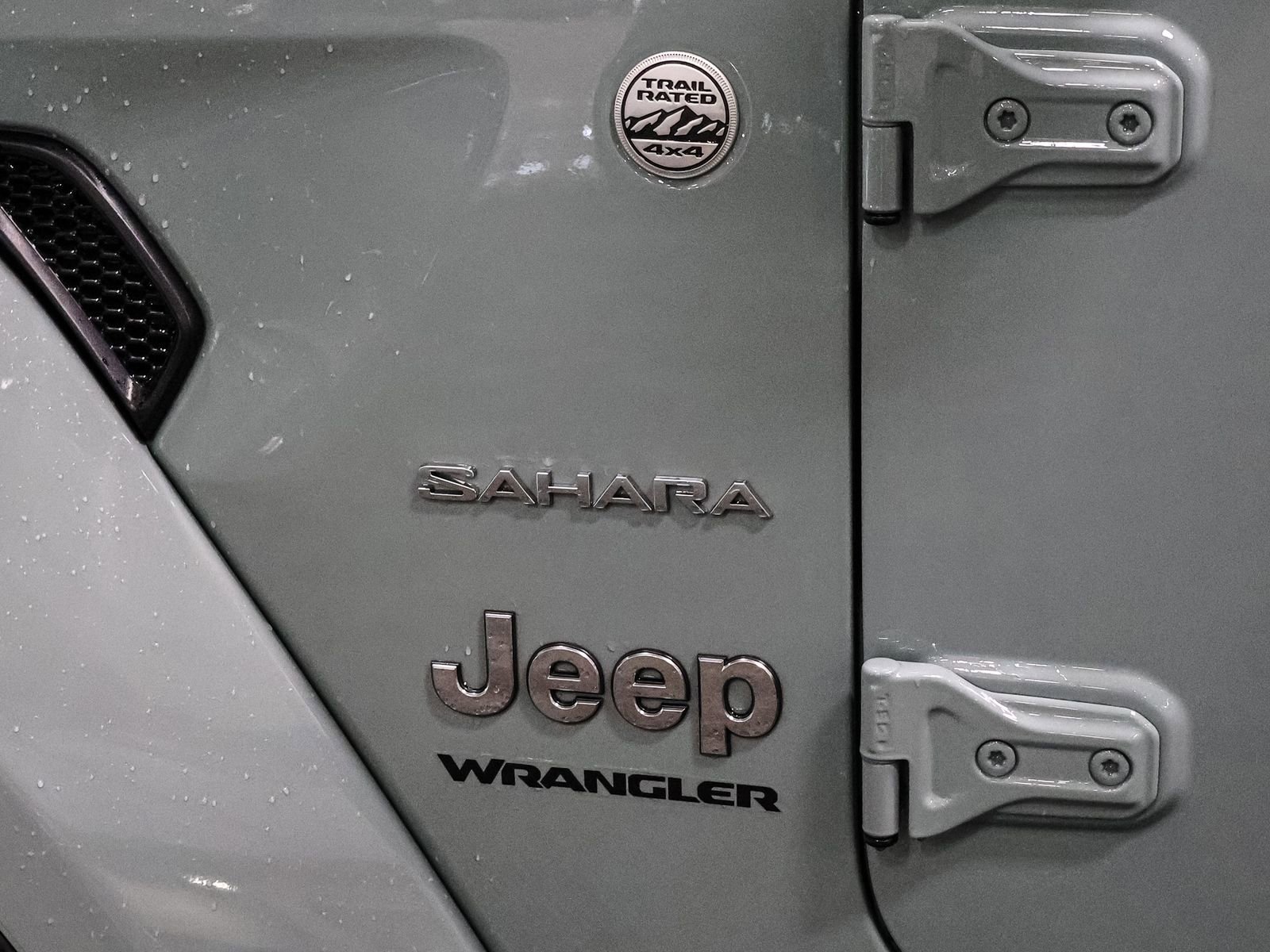 Used 2024 Jeep Wrangler Sahara image 17