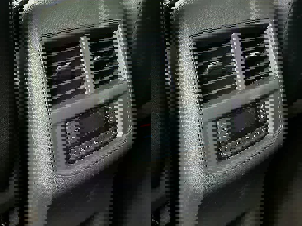 Used 2022 Volkswagen Atlas SEL Premium image 17