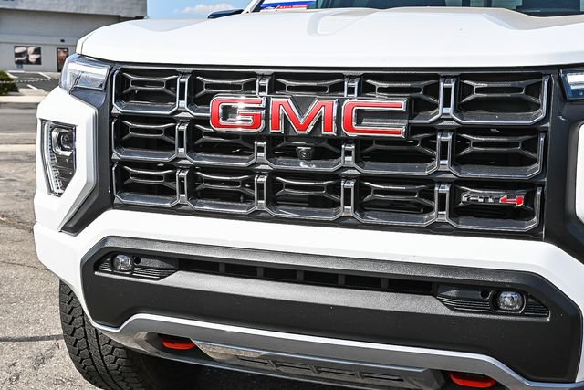 Used 2024 GMC Canyon AT4 w/ Technology Package AWD/4WD image 5