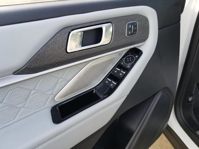 Certified 2025 Ford Explorer Platinum w/ Ultimate Package image 11