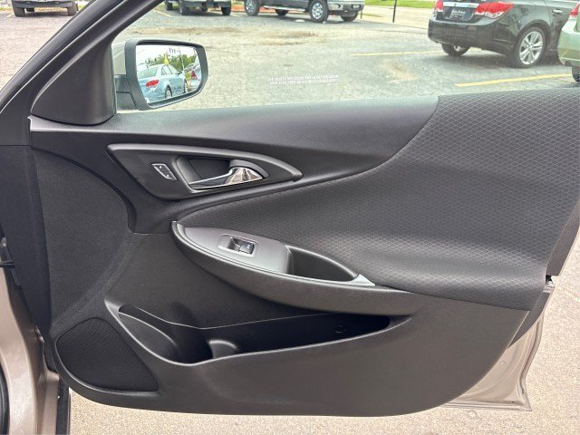 Used 2023 Chevrolet Malibu LT FWD image 19