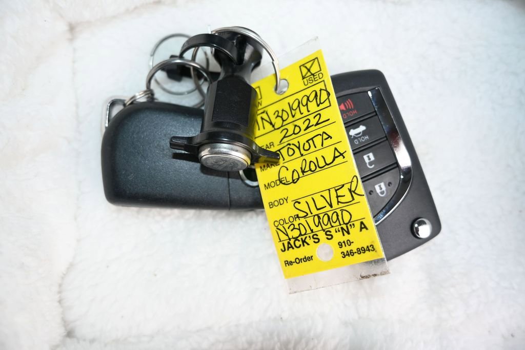 Used 2022 Toyota Corolla LE FWD image 22