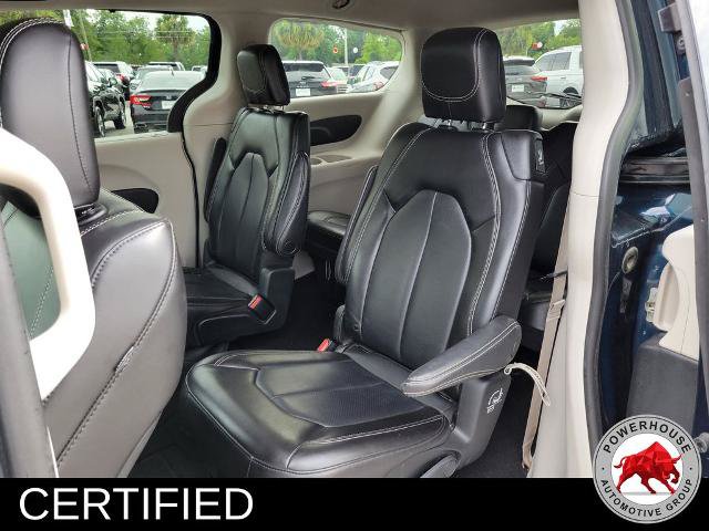 Used 2023 Chrysler Pacifica Touring-L FWD image 17
