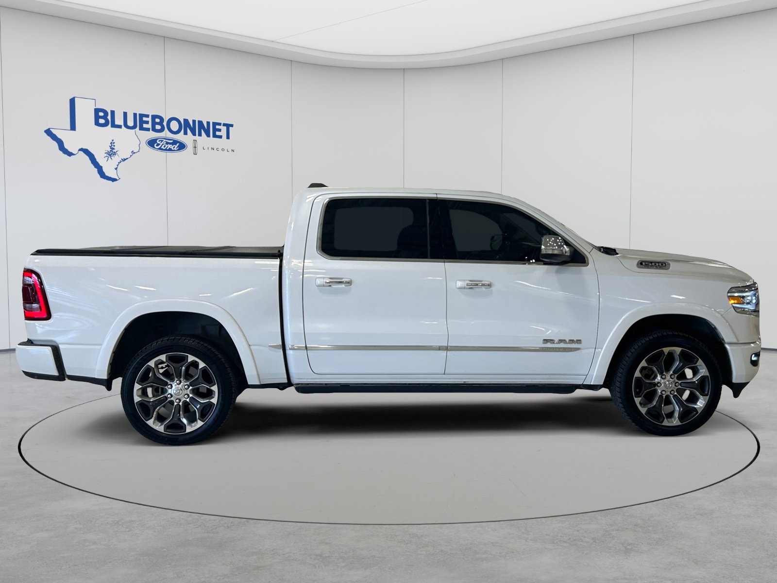 Used 2019 RAM 1500 Limited AWD/4WD image 4