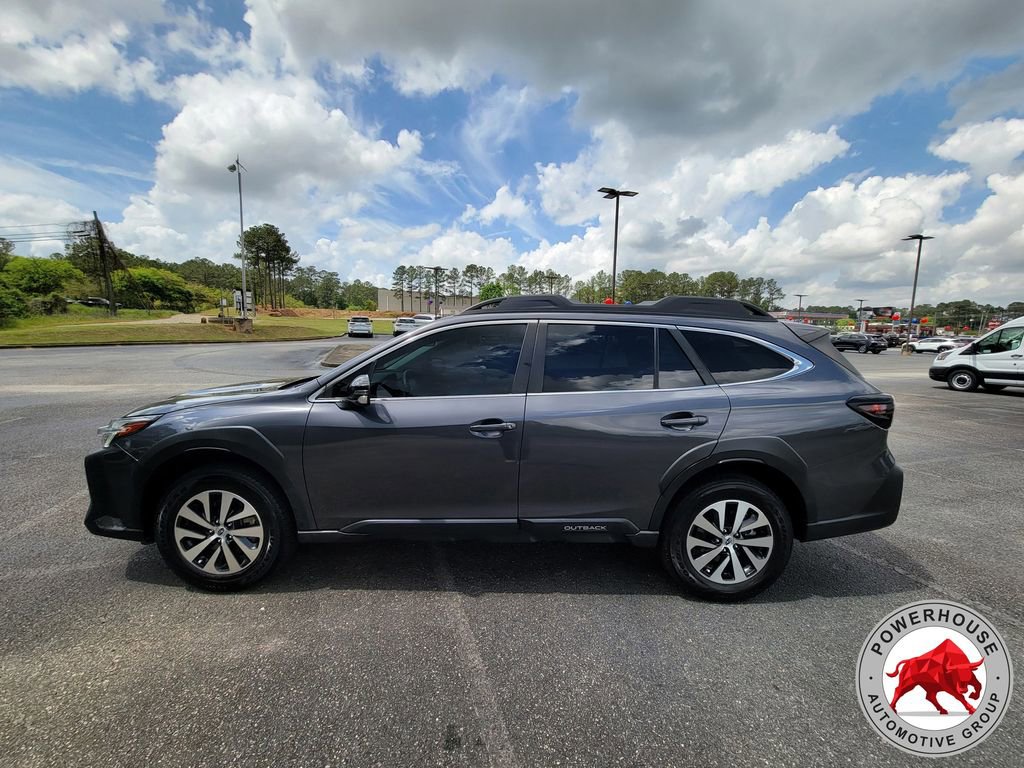 Used 2024 Subaru Outback Premium AWD/4WD image 3