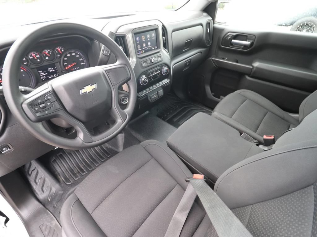 Used 2025 Chevrolet Silverado 1500 W/T RWD image 6