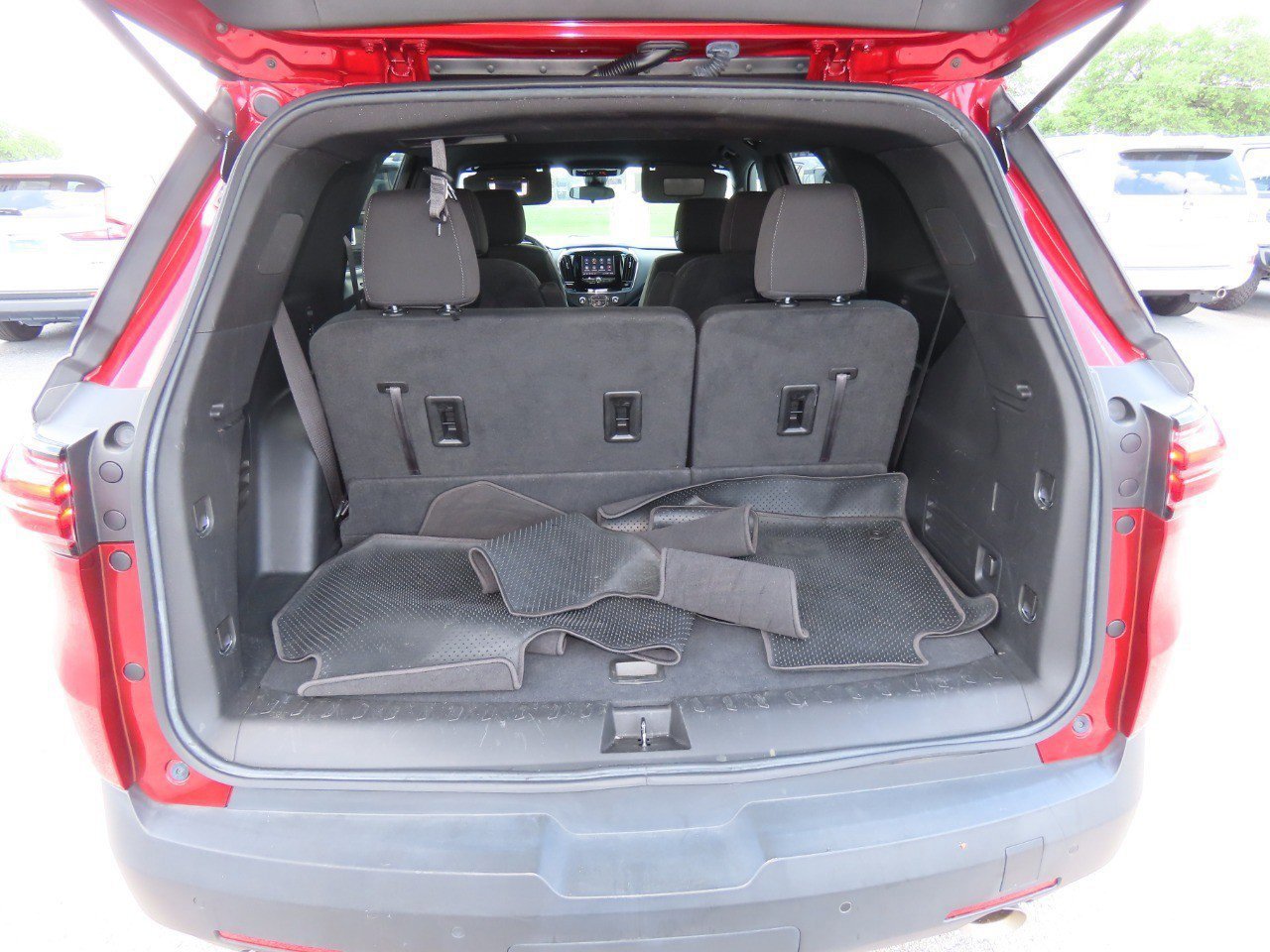 Used 2023 Chevrolet Traverse LT image 13