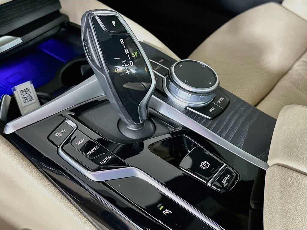 Used 2022 BMW 530i w/ Premium Package RWD image 18