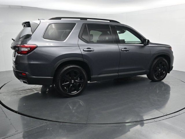 Used 2025 Honda Pilot Black Edition image 10