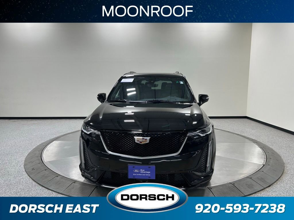 Used 2022 Cadillac XT6 Sport w/ Technology Package AWD/4WD image 3