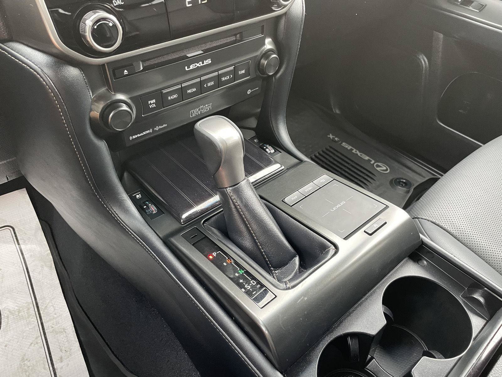 Used 2022 Lexus GX 460 Premium w/ Accessory Package AWD/4WD image 33