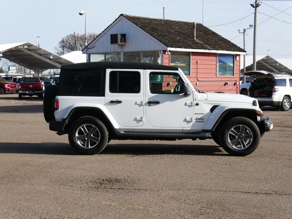 Used 2018 Jeep Wrangler Unlimited Sahara image 2
